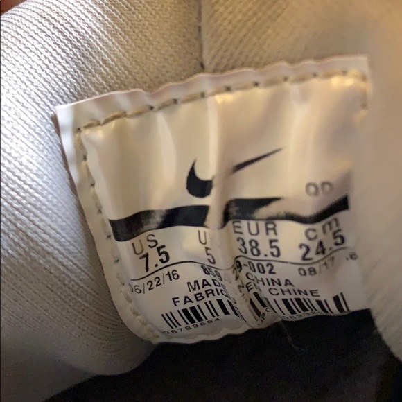 W Air Huarache Run SE - Picture 4 of 4